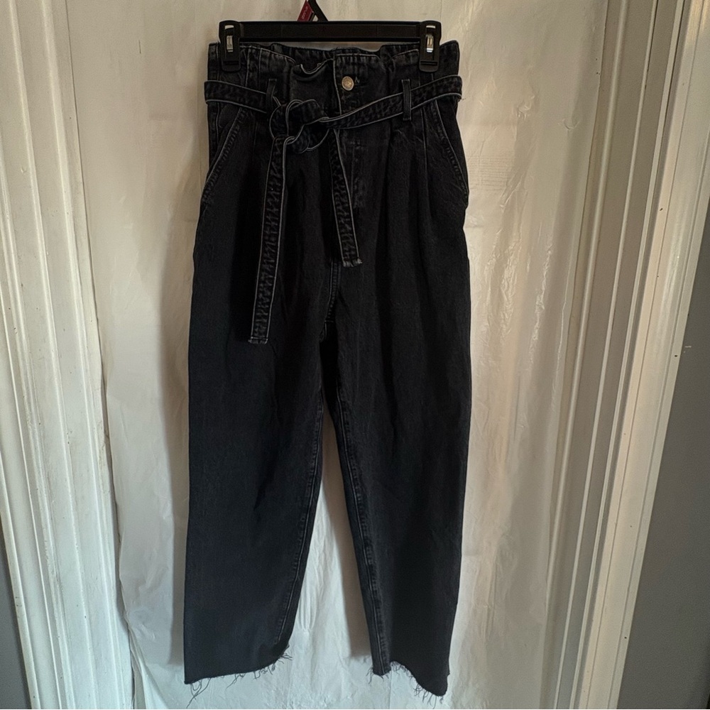 Abercrombie‎ & Fitch Ultra High Rise Paper Bag Raw Hem Mom Jean Size 27/4R